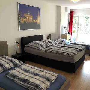 https://potsdamer-platz-top-spot-studio-1.find-berlin-hotels.com